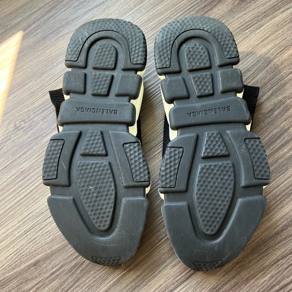 Balengiaga Speed Recycled Knit Sneaker - Picture 4 of 7